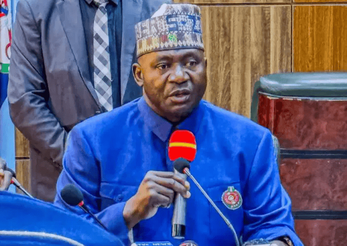 Defence Minister Orders Troops to Shoot Terrorists on Sight