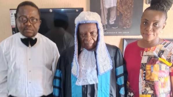 Ex-NBA President Takes Contested Blue Silk Rank