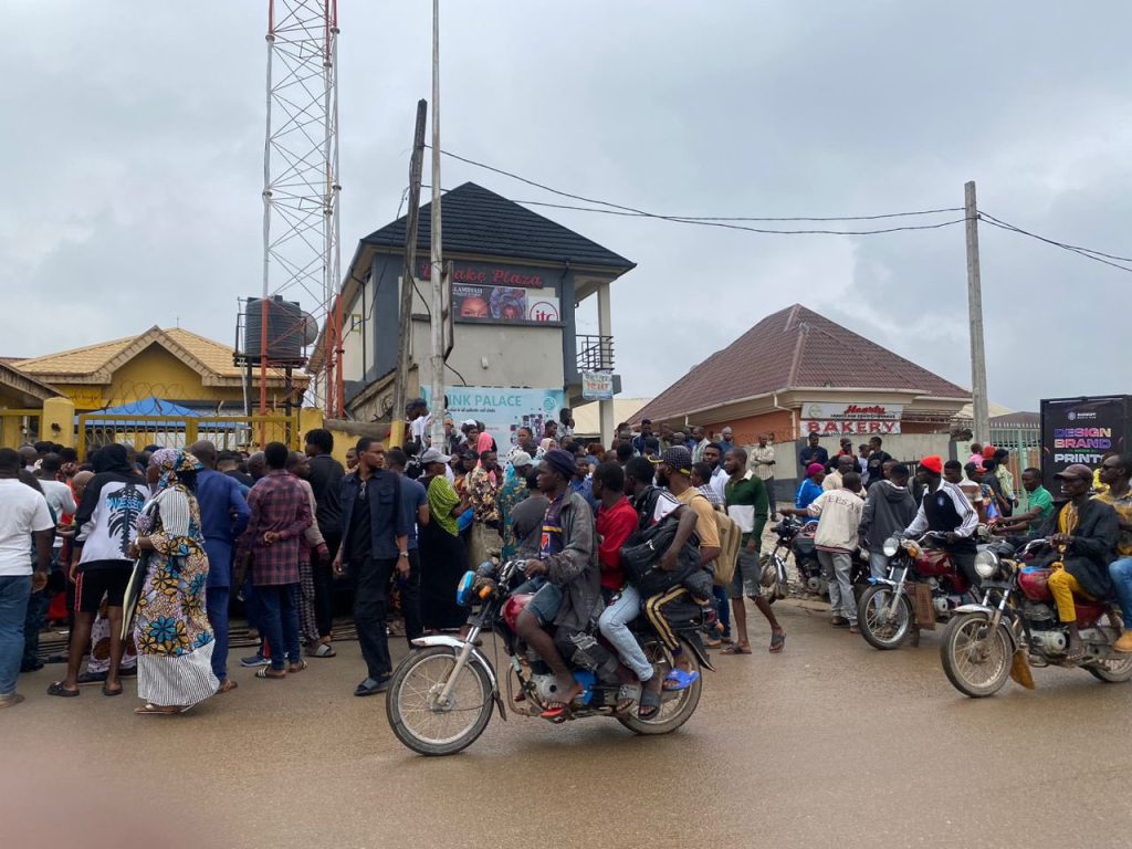 Cheap Food scam: Osun residents loot warehouse