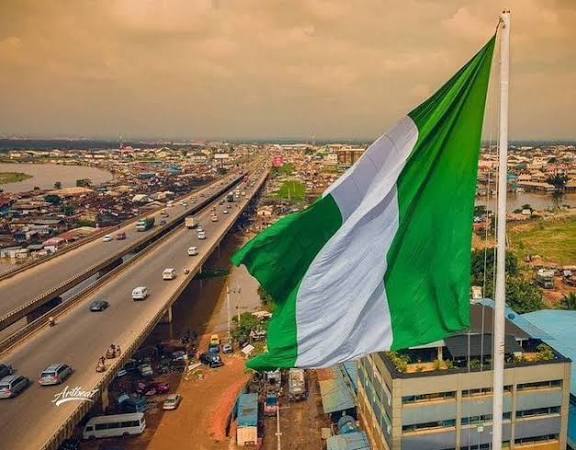 Nigeria’s Economy Grows as Household Confidence Falls